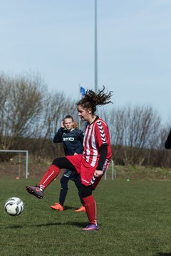 Bild 34 - C-Juniorinnen TSV Zarpen - TuS Tensfeld : Ergebnis: 2:1